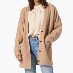 Xirena Codie Camel Cardigan w pockets & buttons